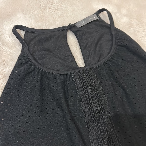 Black sleeveless blouse, Suzy Shier, size Small - Picture 2 of 8